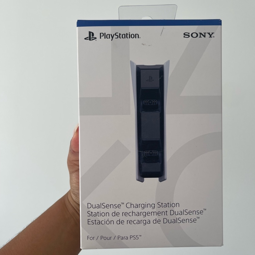 Charger for PS5